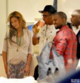 /album/galeria-de-fotos/beyonce-intermix-jayz-kanye-west-shopping-nyc-6-jpg/